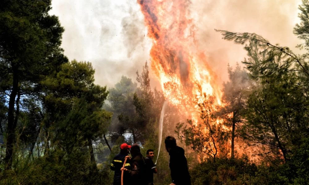 Πυροσβεστική: Δύο φωτιές σε εξέλιξη σε Κορινθία και Ηλεία